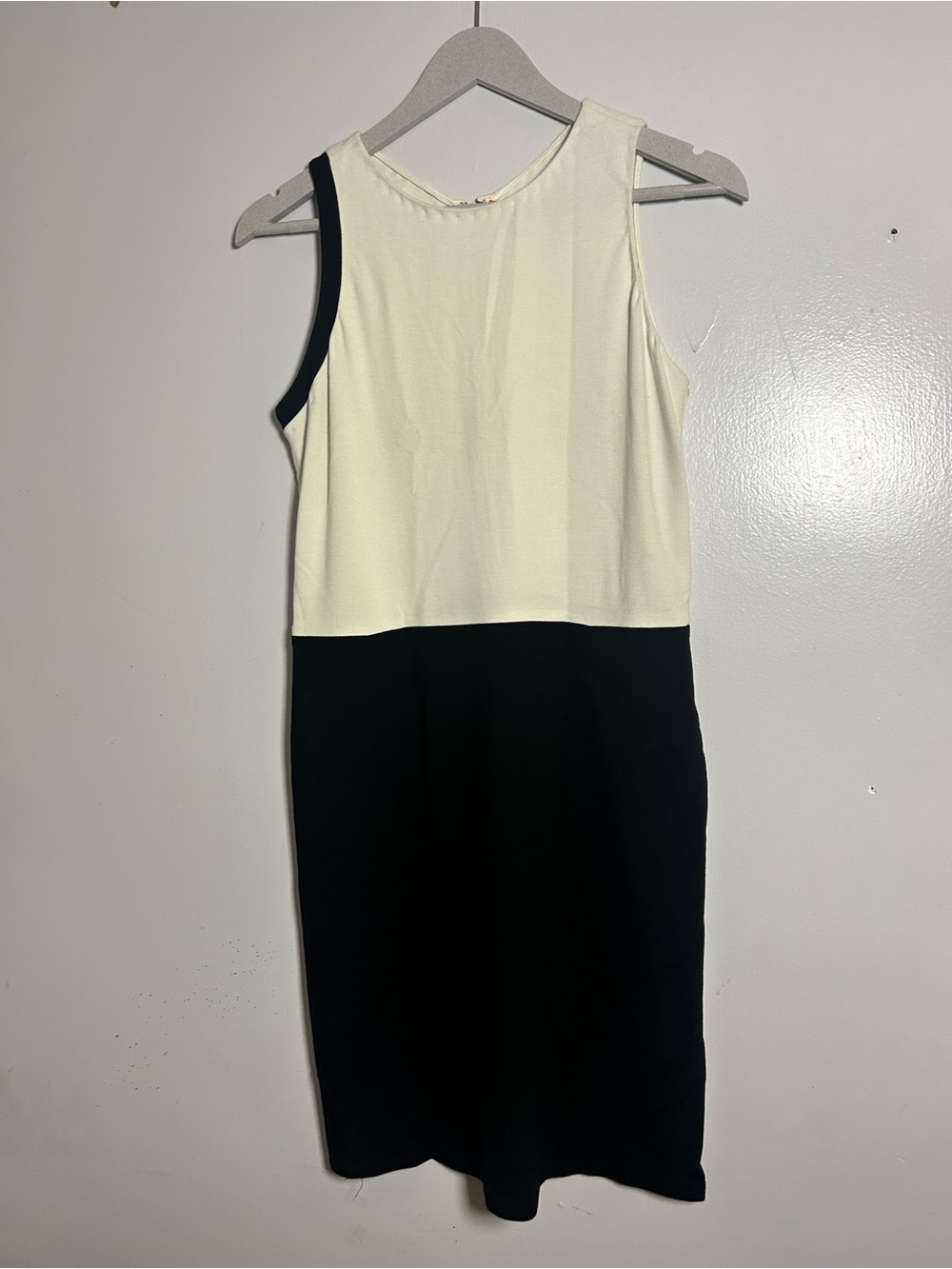 Cynthia Steffe Black and White Sleeveless Colorblock Sheath Dress